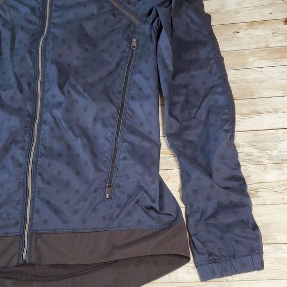 Lululemon Gather and Sprint Jacket Blue Black Polka Dot Size 6 - Picture 5 of 10